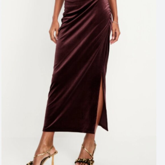 Old Navy Burgundy Velvet Maxi Skirt - Picture 1 of 4